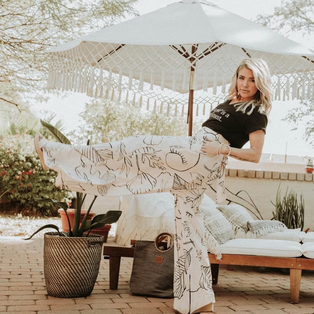 Sseko Vintage Black and White Wide Leg Magic Pants Size 1